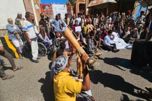 أول تحرّك رئاسي لمعالجة أوضاع الجرحى المعتصمين وتعهدات بصرف راتبين خلال الأسبوع