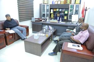 رئيس جامعة المهرة يترأس اجتماع لجنة إعداد موازنة الجامعة للعام 2026م