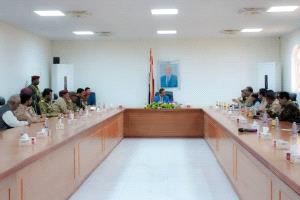 امنية شبوة تناقش عدداً من القضايا المتصلة بعمل الاجهزة الامنية بالمحافظة