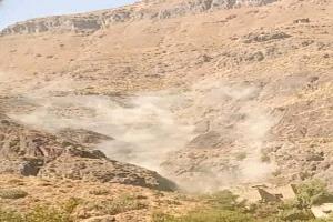 مخاوف متصاعدة في السياني بإب بعد تحويل القرى والجبال إلى مخازن أسلحة ومواقع عسكرية