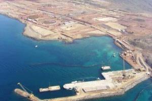 "أين تذهب إيرادات المخا؟".. مسؤول الموارد المالية في تعز يوضح الحقيقة