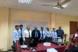 ابتكار شبابي من عدن… مشروع تخرّج يتحوّل إلى نظام ذكي لإدارة المواقف