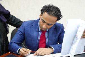 السقاف يوقع اتفاقية الرعاية الصحية لمعلمي ومعلمات العاصمة عدن في مستشفى عبود العسكري