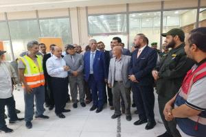 محافظ لحج ونائب وزير الصناعة يزوران عدداً من المصانع الاستثمارية بالمحافظة