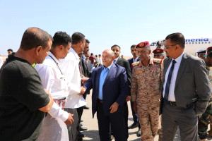 عاجل: محافظ حضرموت سالم الخنبشي يصل المكلا