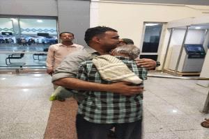 أسرة البحّار العائد من سجون إيران: جرى احتجازه فور وصوله إلى مطار عدن دون توضيحات