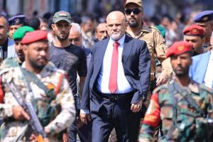 أحزاب تعز تدعو لعمل موحد بين السلطة والجيش عقب استهداف موكب المحافظ