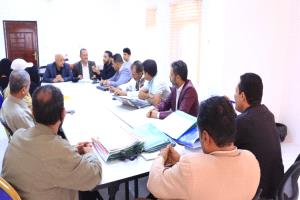 لقاء في تعز لبحث إدراج ضحايا “محرقة القاطرة” ضمن كشوفات شهداء وجرحى الحرب