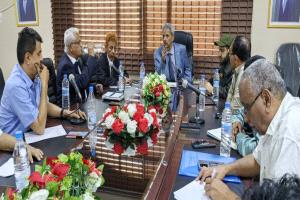 محافظ لحج ورئيس محكمة الاستئناف يبحثان سبل حماية أراضي الدولة وتعزيز التنسيق بين الأجهزة القضائية والأمنية