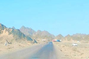 مصدر محلي: حلف قبائل حضرموت ينسحب من نقطة أمنية غرب المكلا