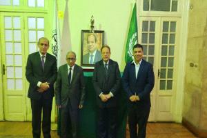 الرئيس علي ناصر محمد يزور مقر مجلس الوحدة الاقتصادية العربية