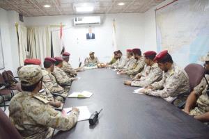 قائد المنطقة اللواء حنتف يلتقي شعبة التدريب وأركانات التدريب بالوحدات