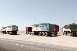 جبايات تفوق قيمة الحمولة.. شاحنات أبين محتجزة لثلاثة أيام بسبب مطالبة بـ200 ألف ريال