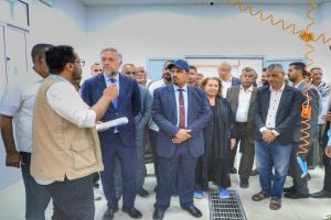 محافظ حضرموت الأستاذ مبخوت بن ماضي وسفير الاتحاد الأوروبي يفتتحان مركز الصادرات السمكية بالمحافظة