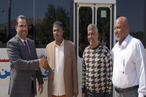 المؤسسة الاقتصادية اليمنية تسلّم نادي تضامن حضرموت باصاً حديثاً لدعم أنشطته الرياضية