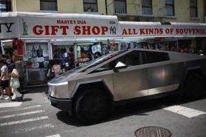 «تسلا» تُلزم مورديها باستبعاد المكونات الصينية من تصنيع سياراتها في أميركا