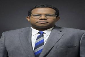 الدكتور عبدالرحمن فارع… سيرة شغف صنعته الإرادة، وصوت عدني ينهض من قلب الرباط