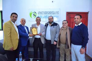 المؤسسة الوطنية لمكافحة للسرطان تحتفي بإنجازاتها وتكرم مجموعة هائل سعيد أنعم كداعم رئيسي للمؤسسة