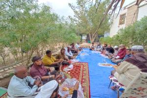 شخصيات اجتماعية ووجاهات في جعار تعقد لقاءً موسعًا لمناقشة قضايا وتحديات المدينة