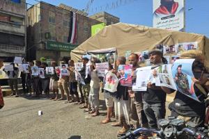 “حرب الاعتصامات” تشتعل في تعز بين مستقلين وأنصار الإصلاح