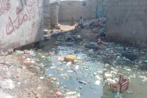 مواطنون يشكون طفح المجاري في حي عبدالقوي بالشيخ عثمان بسبب توقف ضخ المجاري من المضخة الرئيسية بالدرين
