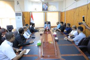 وكيل حضرموت يطلع على أنشطة مشروع تعزيز الحرف اليدوية نحو الأسواق المحلية "أثر"