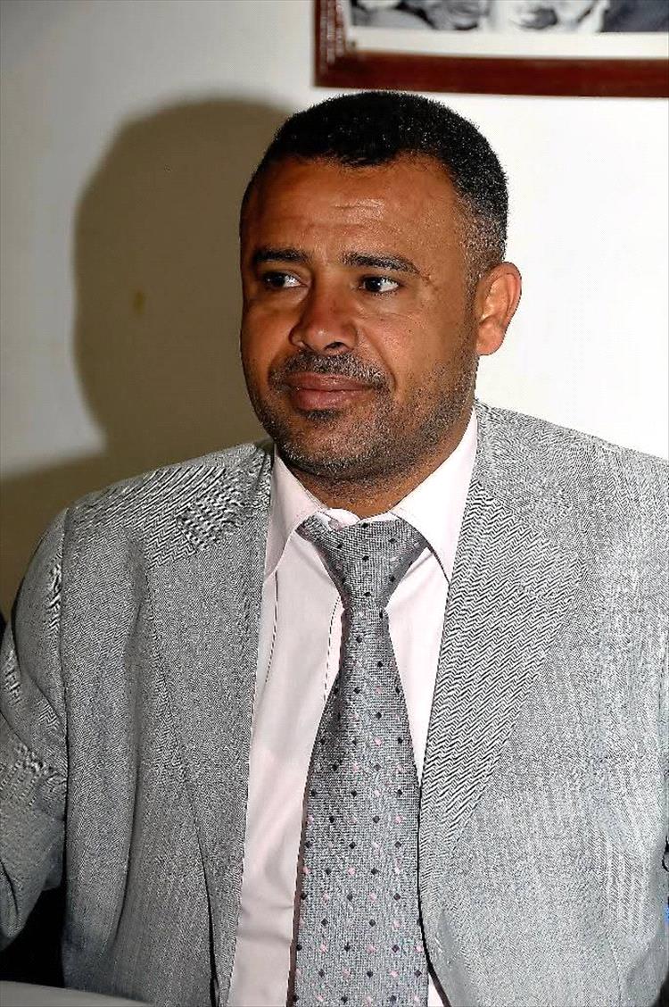 صحفي يمني : أزمة المرتبات تكشف فساد كبار المسؤولين