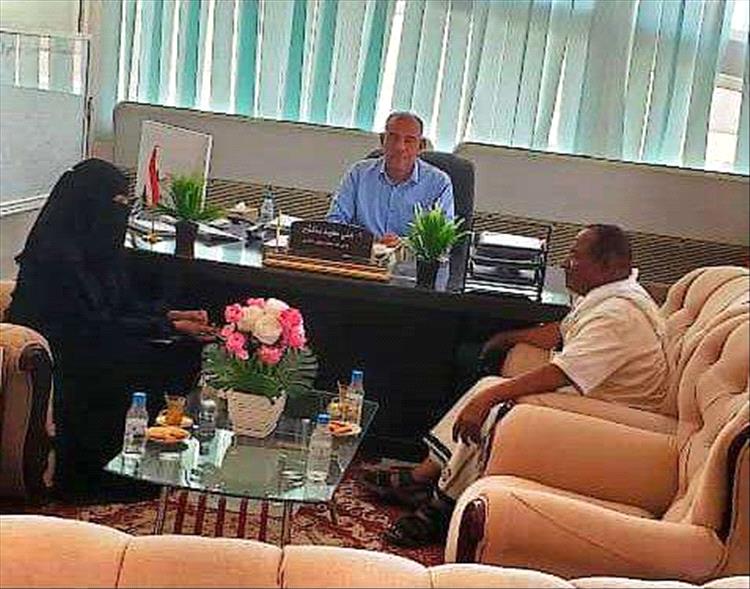 رئيس اتحاد النقابات ورئيسة دائرة المرأة يشيدان بدور مطار سيئون الدولي في خدمة المسافرين
