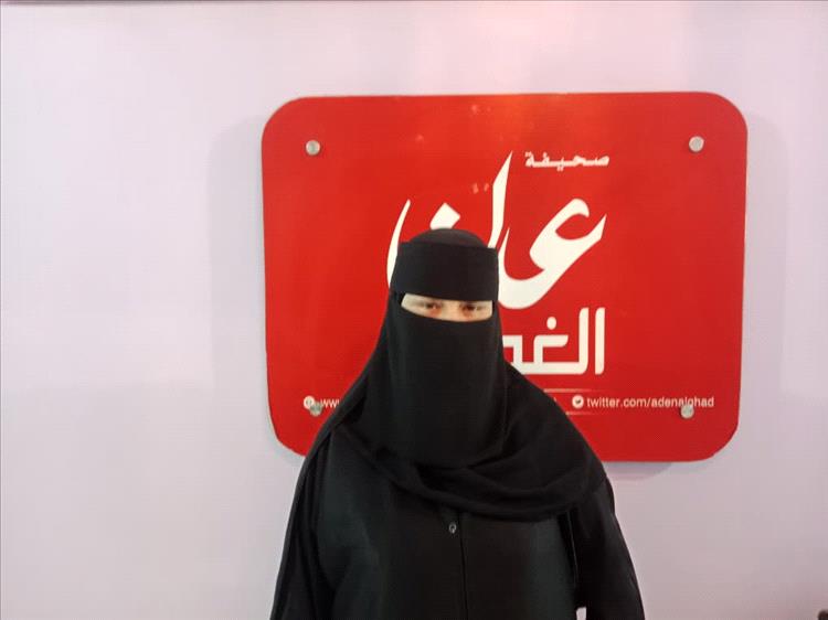 أم معاق تشكو حرمان طفلها من مواصلة الدراسة في مدرسة الشروق بعدن