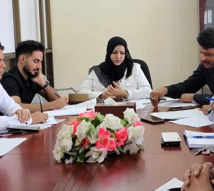 وكيل محافظة تعز تعقد اجتماع لمناقشة سير أعمال النظافة وتطوير الأداء