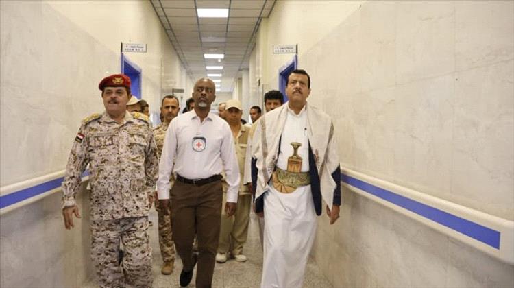 وكيل مأرب يطلع على سير العمل في المستشفى العسكري