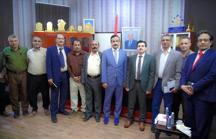 محافظ شبوة يستقبل نائب وزير المياه والبيئة لمناقشة تطوير قطاع المياه والصرف الصحي بالمحافظة