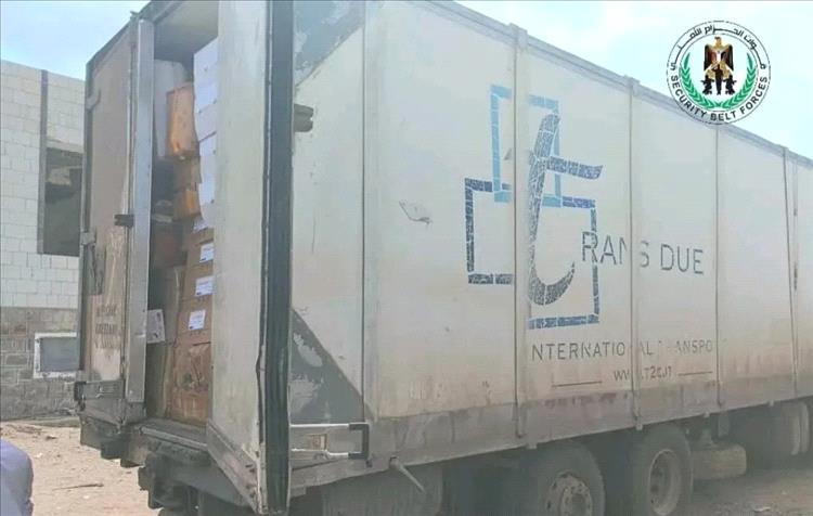 ضبط شاحنة محمّلة بعشرات الآلاف من السجائر المهربة في نقطة الحسيني