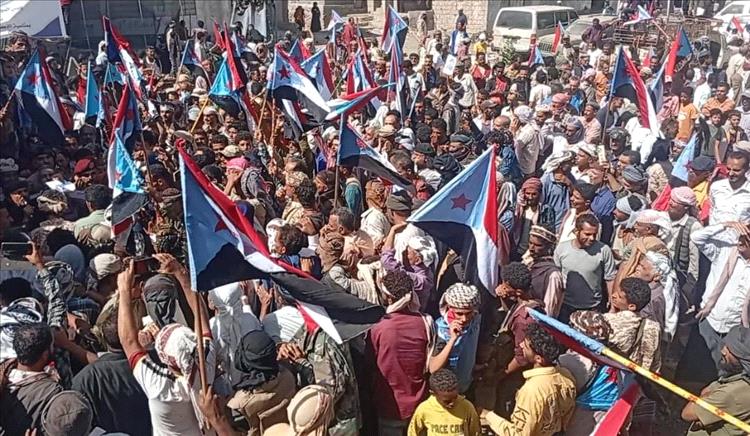 الشنفــرة: شهــداء ومناضــلي إكتـوبـر هـم مدرسـة للفـداء ويجـب أن نفتخـر بهـم