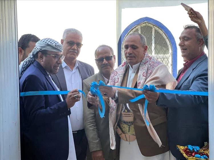 وكيل أول محافظة تعز يفتتح كلية المعارف التطبيقية في المدينة