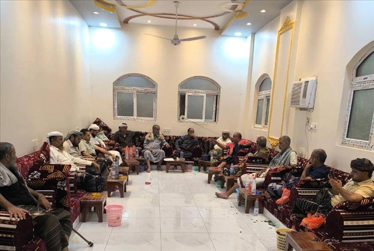 أبناء مكتب اليزيدي ومناصرو الشيخ هاني يعقدون اجتماعاً طارئاً ويطالبون بسرعة الإفراج عن المعتقلين هاني اليزيدي وأحمد حميدان