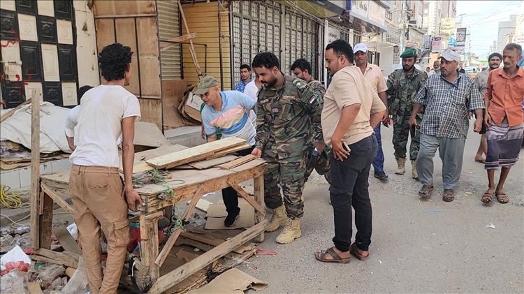 مدير عام المنصورة يؤكد الحرص على إزالة المظاهر المشوهة وتنظيم الشوارع العامة بالمديرية