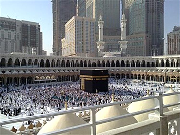 13.5 مليون زائر في أسبوع واحد.. الحرمين الشريفين يشهدان تدفقًا غير مسبوق من المصلين والمعتمرين