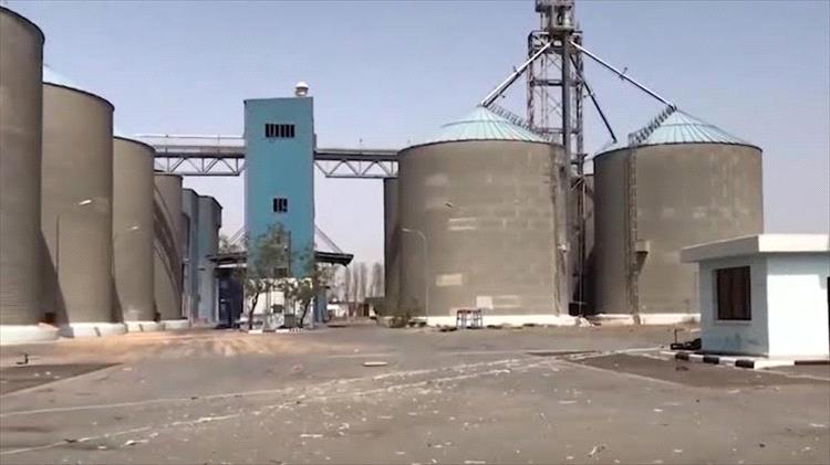كارثة غذائية وشيكة في مناطق الحوثي: مطاحن القمح تتوقف والمخزون ينفد بالكامل