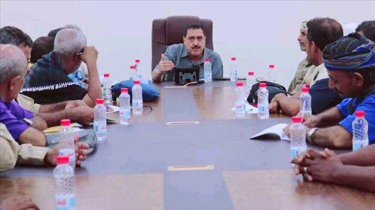 اللواء الشعيبي يؤكد أهمية الشراكة المجتمعية ويشدد على رصد المطلوبين وتعزيز الأمن في خور مكسر