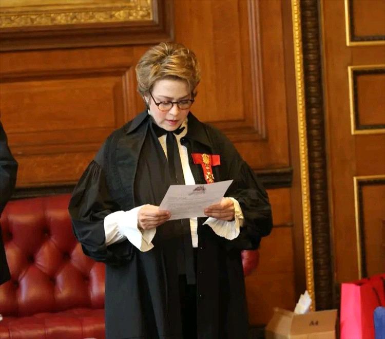 إنجاز عالمي جديد.. اليمنية مناهل ثابت تُنتخب عضوًا في محكمة مدينة لندن العريقة