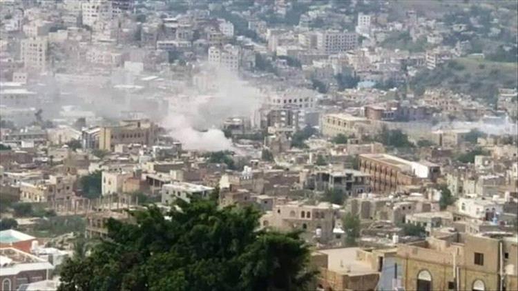 مقتل مواطن وإصابة فتاة جراء أعمال قنص ولغم حوثي في تعز