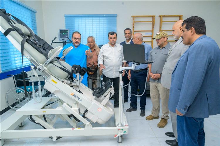 "أينما حطت أرجلنا سوف نبني"... طارق صالح يترجم الأقوال إلى منجزات تنموية في المخا