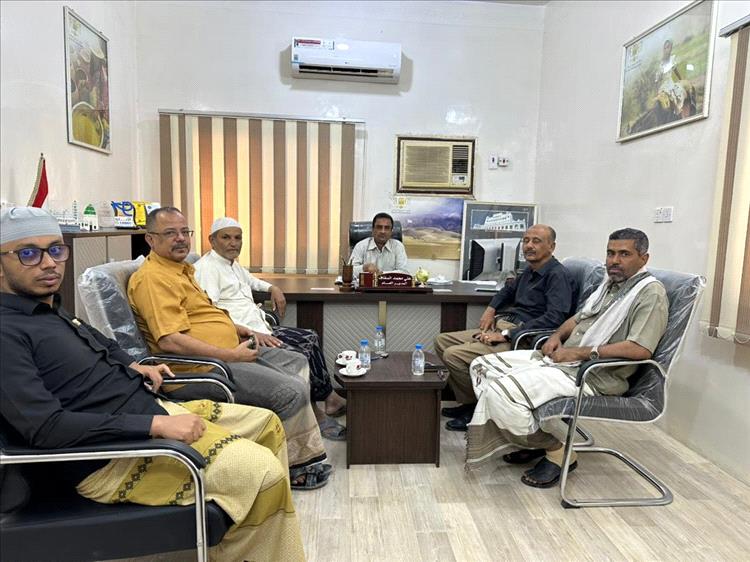 لقاء في سيئون لمناقشة عدد من القضايا التي تهم مكاتب السفريات والسياحه و تنظيم وتطوير عملها