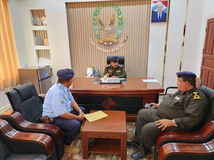 مدير عام شرطة شبوة يناقش تعزيز قدرات خفر السواحل لضمان أمن سواحل المحافظة