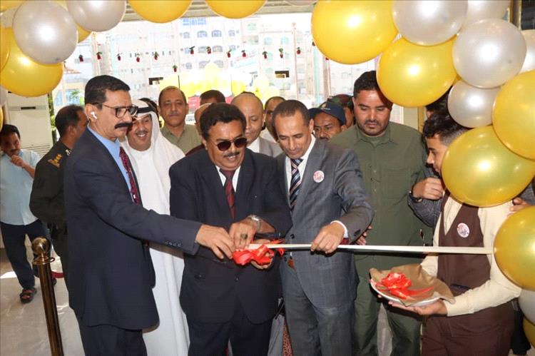 الميسري والحوشبي يفنتحا فندق الثريا عدن