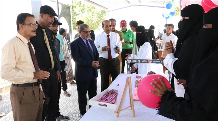 رئيس جامعة حضرموت يطّلع على مشاريع تحسين البيئة التعليمية بالجامعة