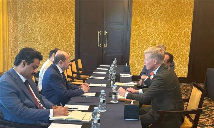 من قلب المنامة.. الزنداني وغروندبرغ يناقشان خارطة الطريق نحو استقرار اليمن