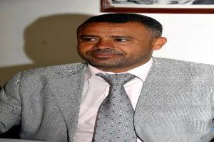 صحفي يمني : أزمة المرتبات تكشف فساد كبار المسؤولين