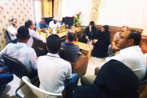 اجتماع في مستشفى الغيضة لمناقشة أوضاع الأطباء الاخصائيين .